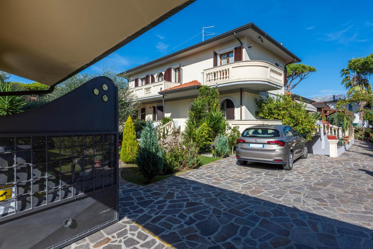 Appartamento Residenza Tirrenia Marina di Massa Esterno foto